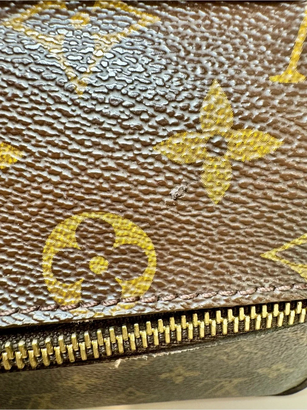 Louis Vuitton Pochette Métis Logo Monogram W Adjustable Shoulder Strap